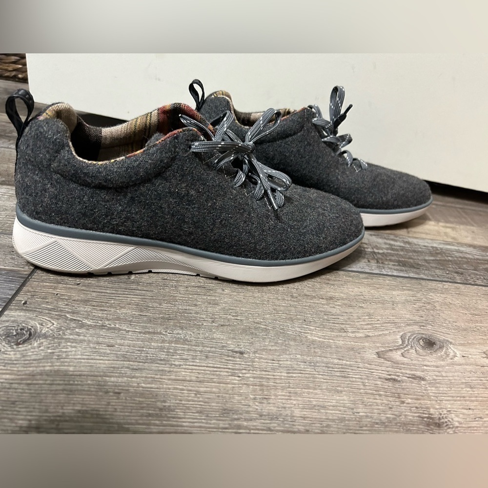 Pendleton Wool Sneaker shoe Dark Gray Lace Up vibram sole - Picture 2 of 7